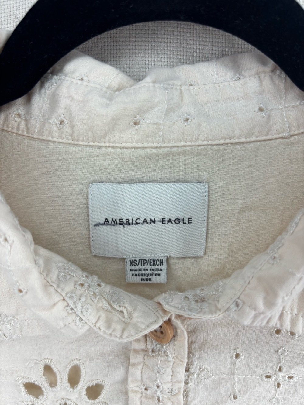 American eagle women’s XS button up shirt - Picture 4 of 5